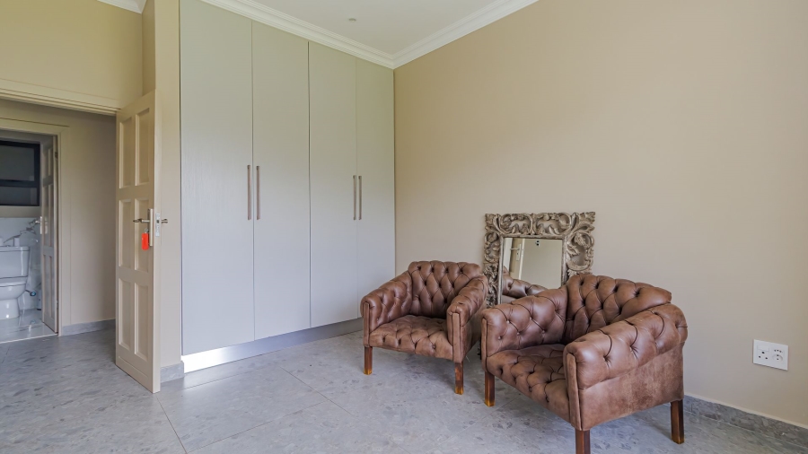 6 Bedroom Property for Sale in Heatherlands Western Cape